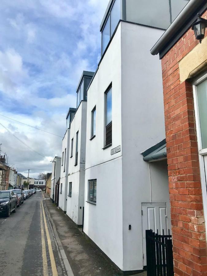 2 The Mews, Upper Bath Street Villa Cheltenham Exterior photo